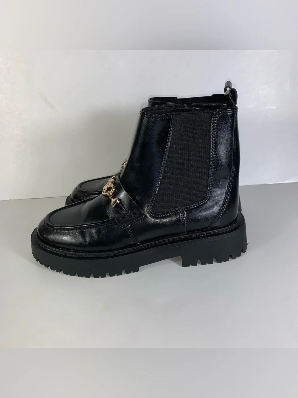 Zara patent finish  chelsea ankle booties  with heart chain detail 36 EU, 5.5 US